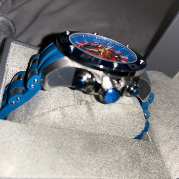 DC Comics Superman Invicta Watch - Picture 5 of 10